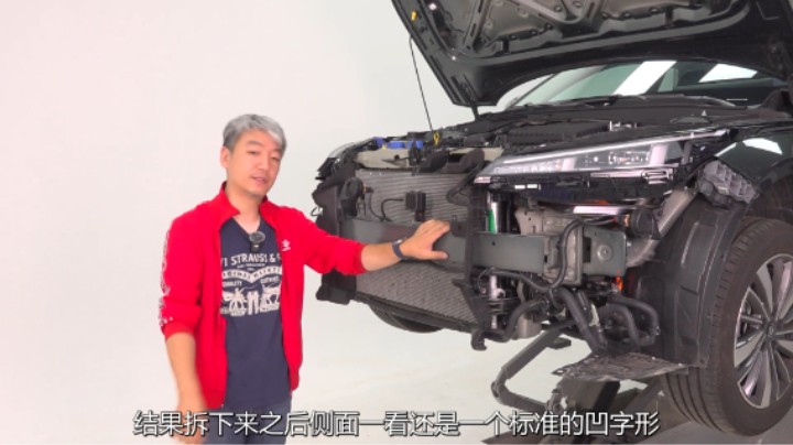 长安启源A05拆车：车虽便宜，防撞梁啥的，一样儿都不缺！