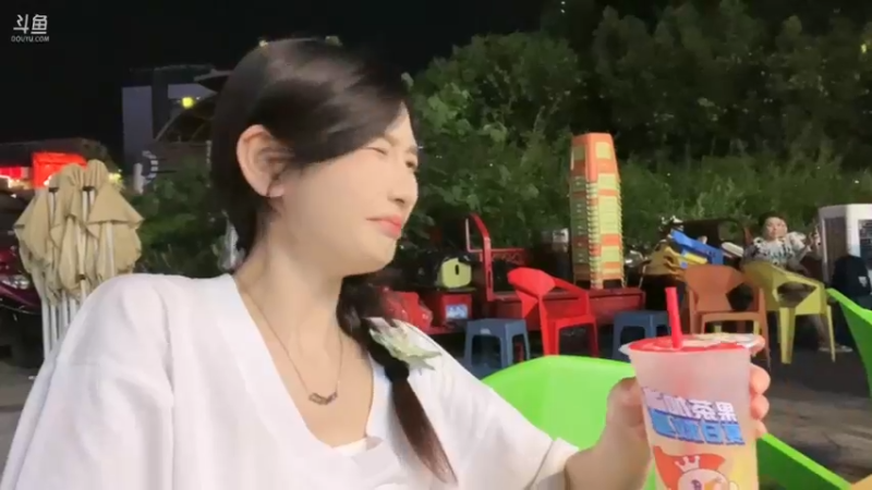 【2024-07-11 20点场】叶知秋Vanessa：秋：没内容 播啥看啥吧