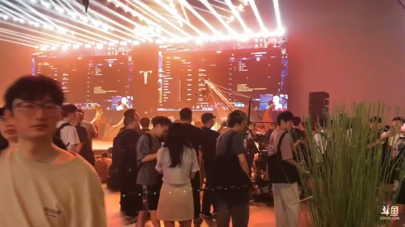 【2024-07-20 15点场】主播20投：直播间领卡和会员！720线下直播