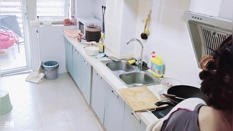 【2024-07-21 19点场】唐6儿：【小奶团】弄个东西6点半见XDM