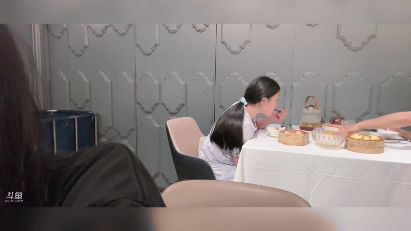 【2024-08-08 18点场】小溫dududu：【小温du】138钻粉，不定期户外