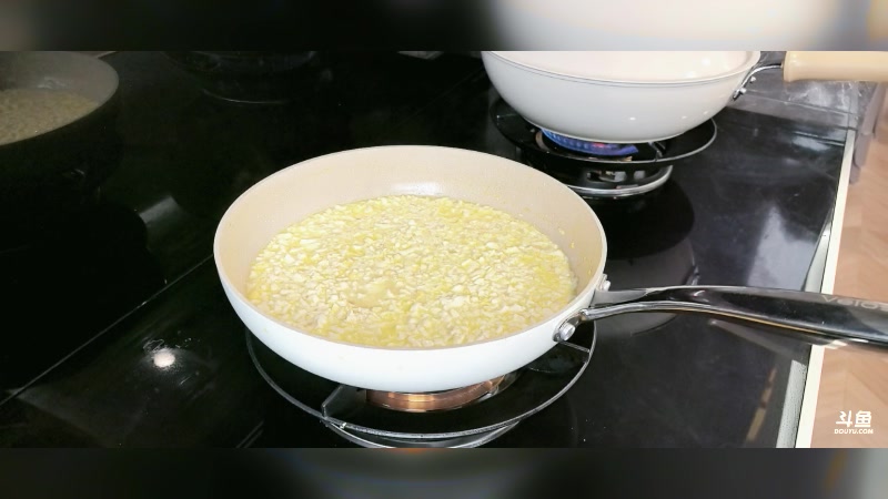 【2024-08-12 17点场】忆旧年丶：【3倍】带大家参观新家，晚点直播做饭