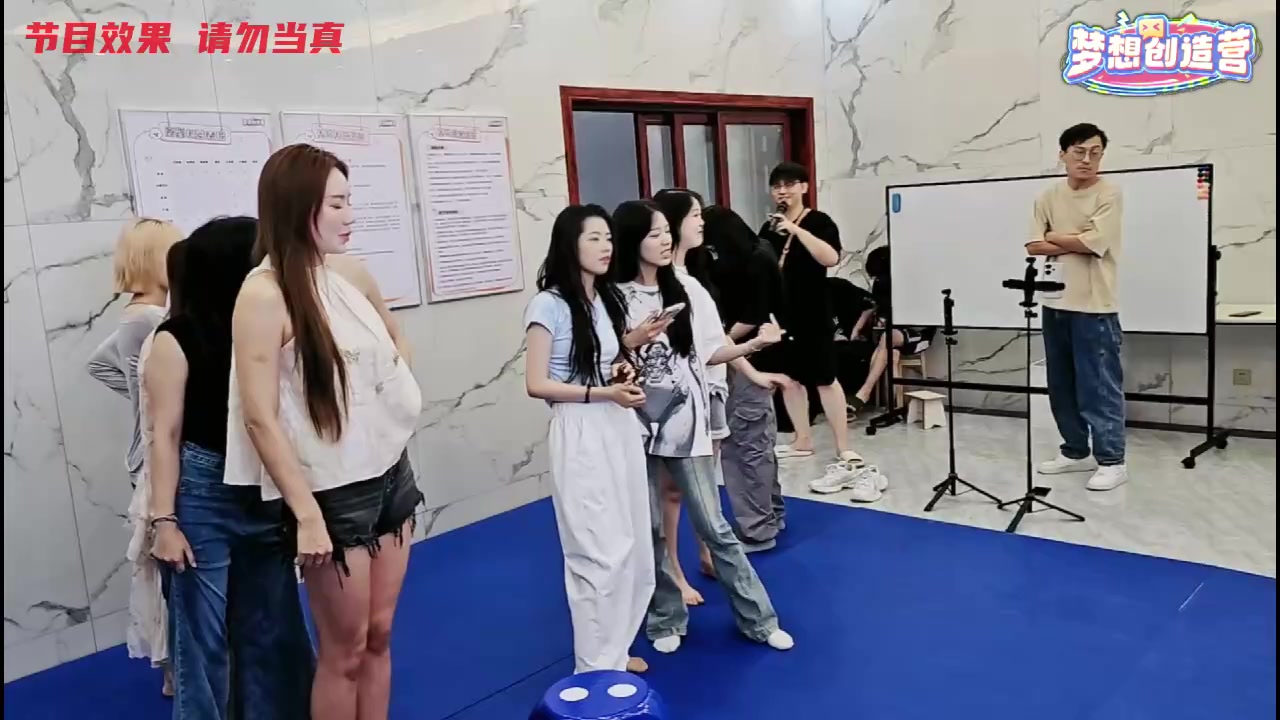 【2024-09-12 14点场】别问问就黑皮：下午3点开播！团播day12~