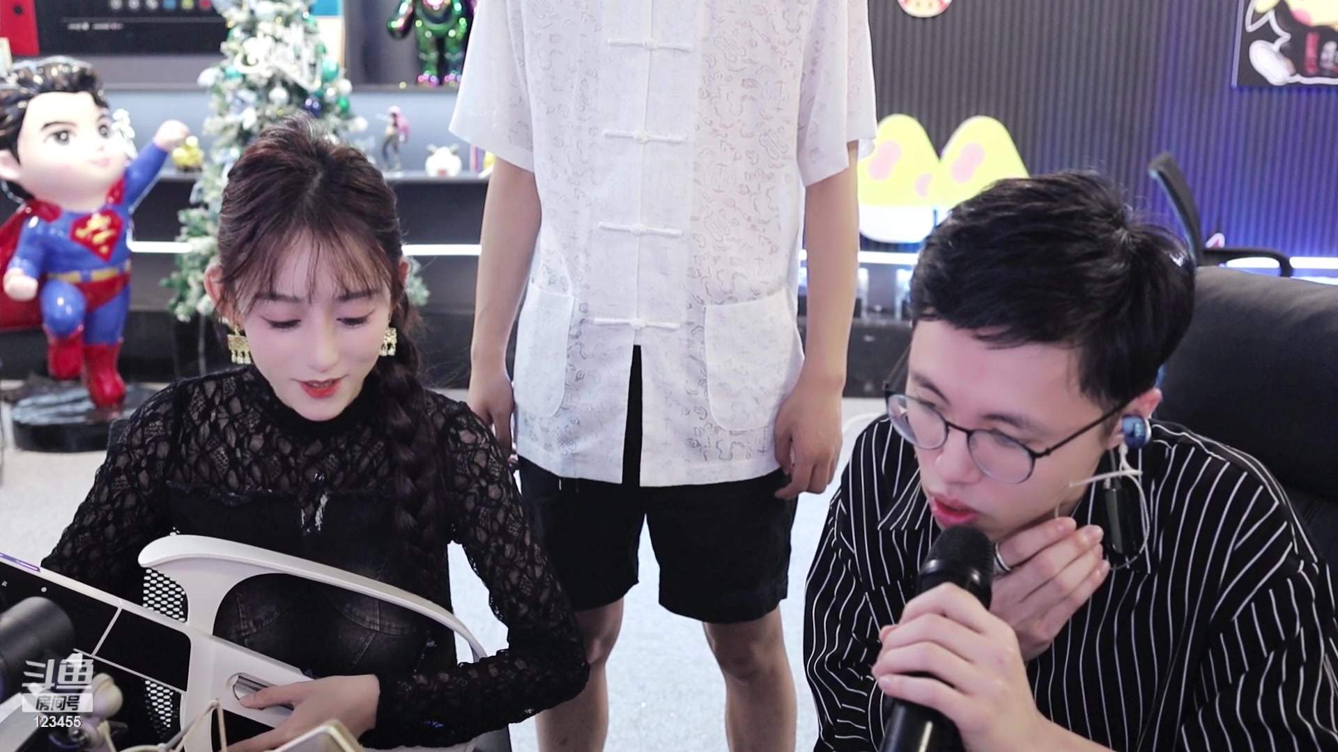 【2024-09-13 19点场】南波儿大魔王丶：天青色等烟雨，而我在~