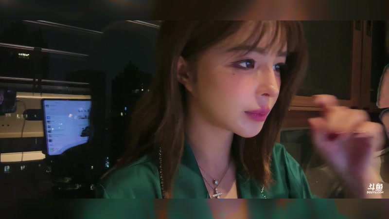 【2024-10-16 23点场】苏恩Olivia:苏恩: 回来啦 宝贝们