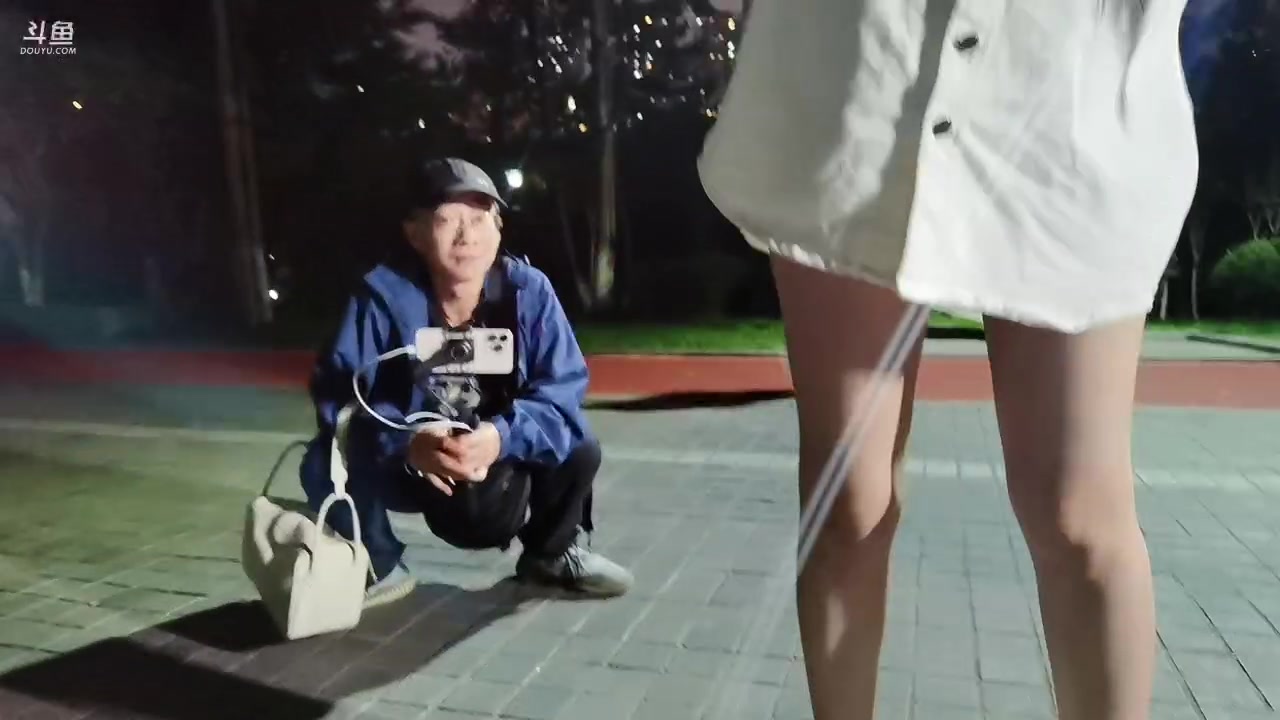 【2024-10-19 20点场】胡嘉一：在重庆官方活动~