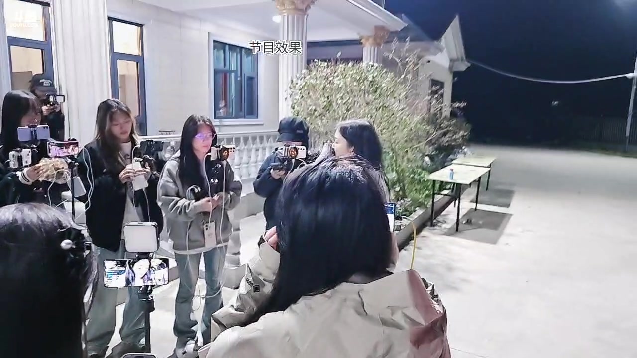【2024-10-26 00点场】叁三QvQ：【小奶团】黑皮团播