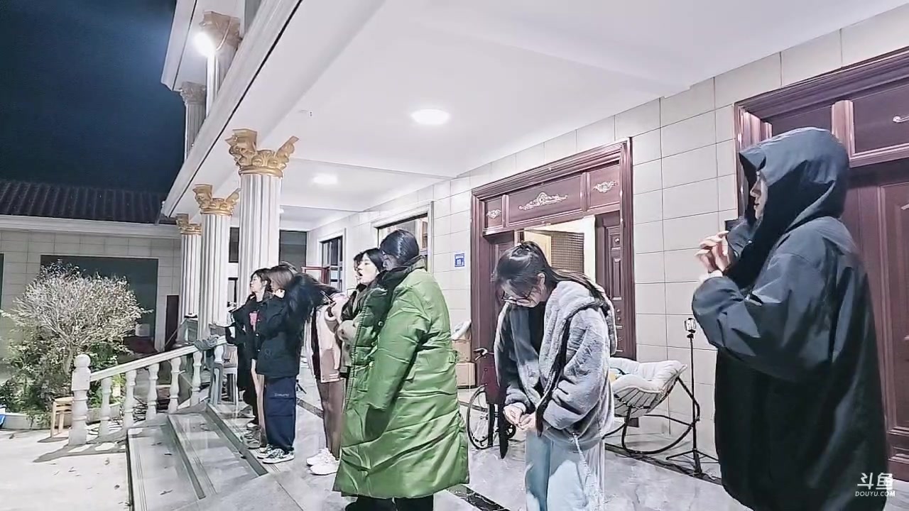 【2024-11-05 19点场】叁三QvQ：【小奶团】恭喜鸡尾酒50级牌牌！