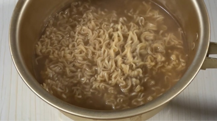煎蛋泡面！超人JAX生活记录228