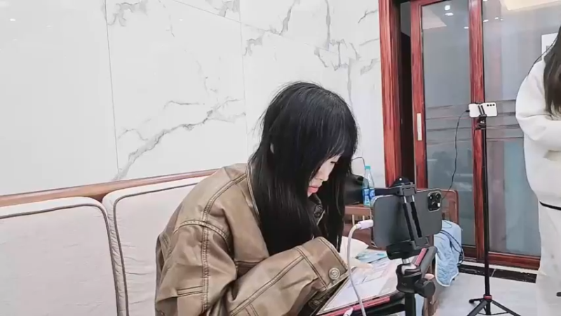【2024-12-03 18点场】叁三QvQ：【小奶团】恭喜鸡尾酒51牌牌！