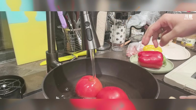 【2024-12-10 完整版】忆旧年丶：直播做饭，6点童话开25YX水友团开荒