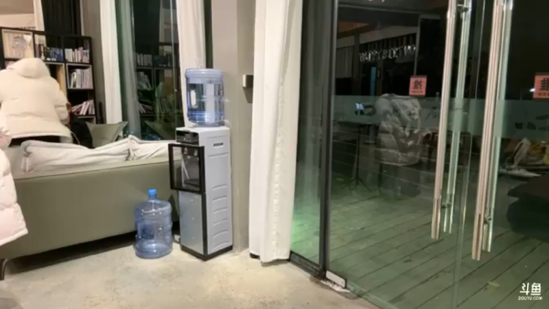 【2024-12-17 00点场】南妹儿呀：非常山庄小猪咪