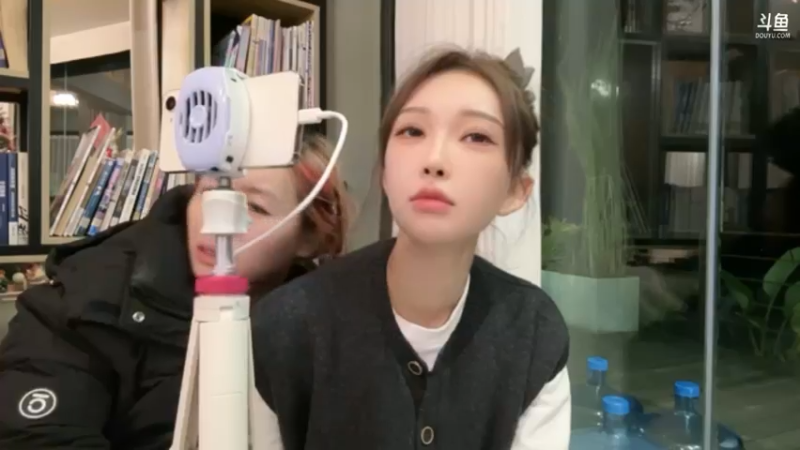 【2024-12-28 01点场】南妹儿呀：非常山庄小猪咪