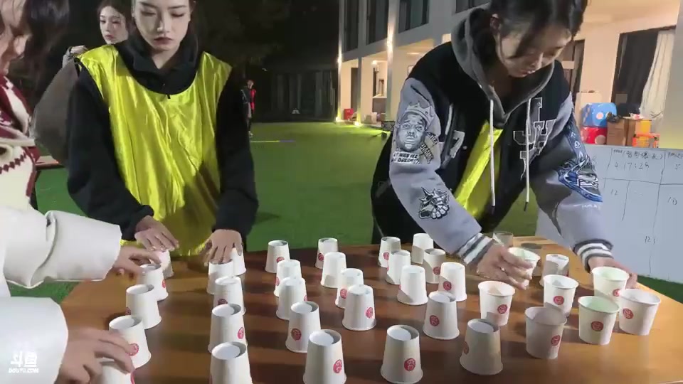【2025-01-01 18点场】南妹儿呀：非常山庄小猪咪