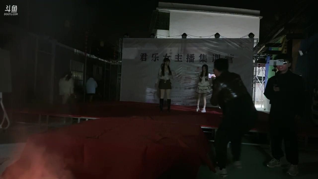 【2024-12-31 19点场】天天丶丶丶丶丶丶丶：跨年晚会 晚上20点 敬请期待！