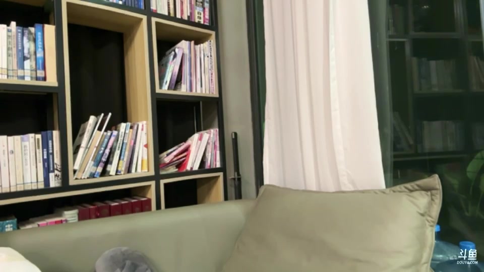 【2025-01-05 00点场】南妹儿呀：非常山庄小猪咪