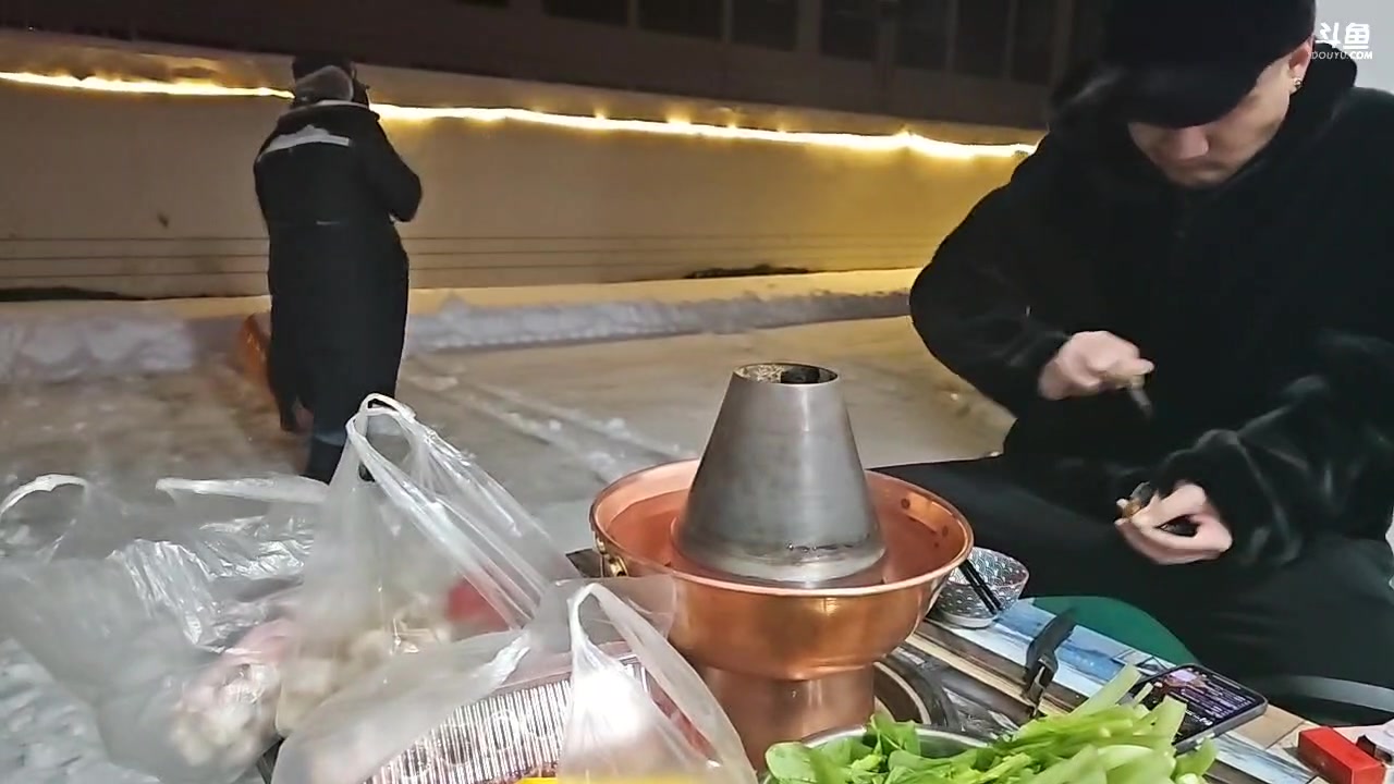 【2025-01-27 17点场】黑欢喜：大雪户外火锅【双倍亲密】