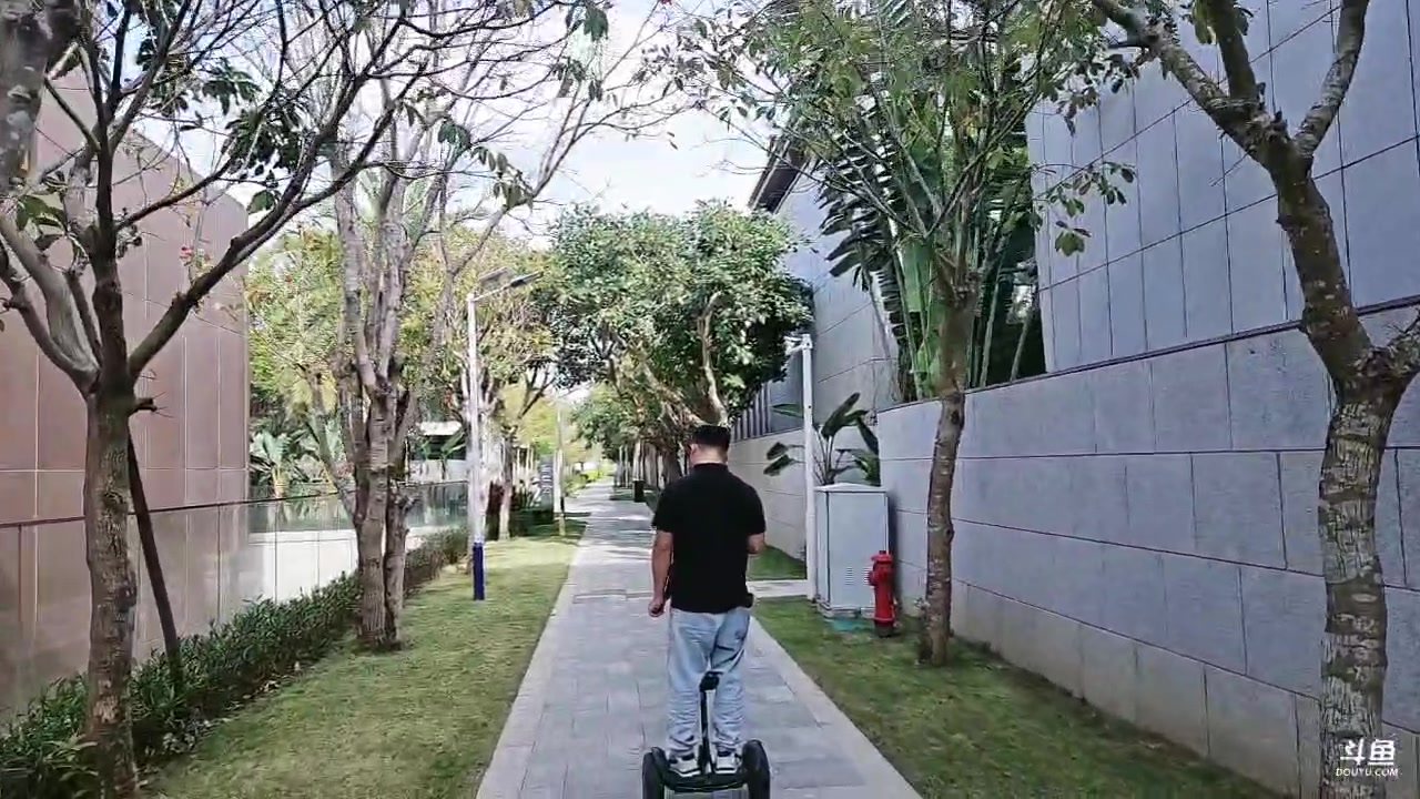 【2025-02-13 15点场】小鱼小鱼吃虾米：兄弟们新春快乐！