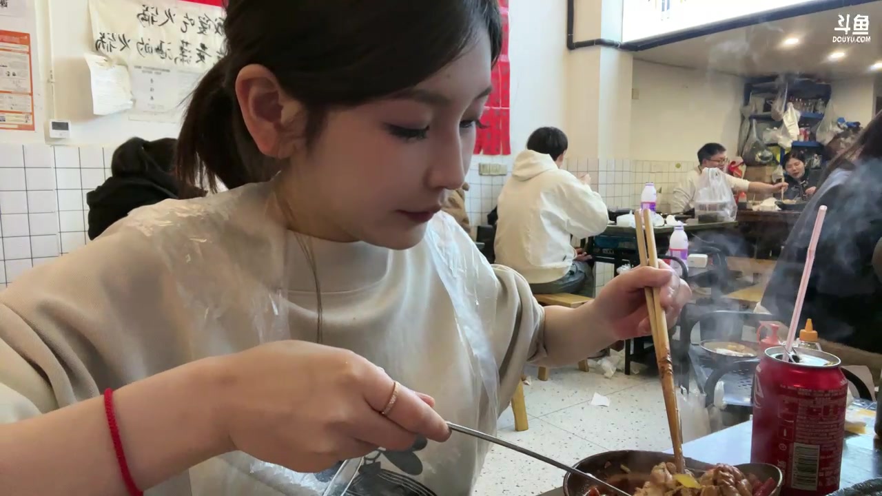 【2025-02-14 21点场】叶知秋Vanessa：秋：出门感受热闹的氛围