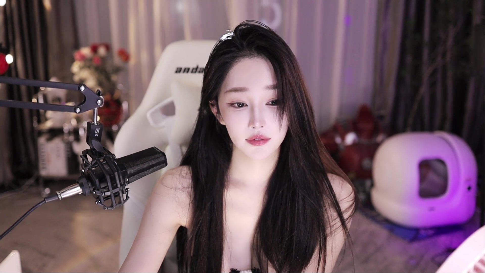 【2025-02-15 00点场】vivi小小酥：不好意思 晚来的女孩~