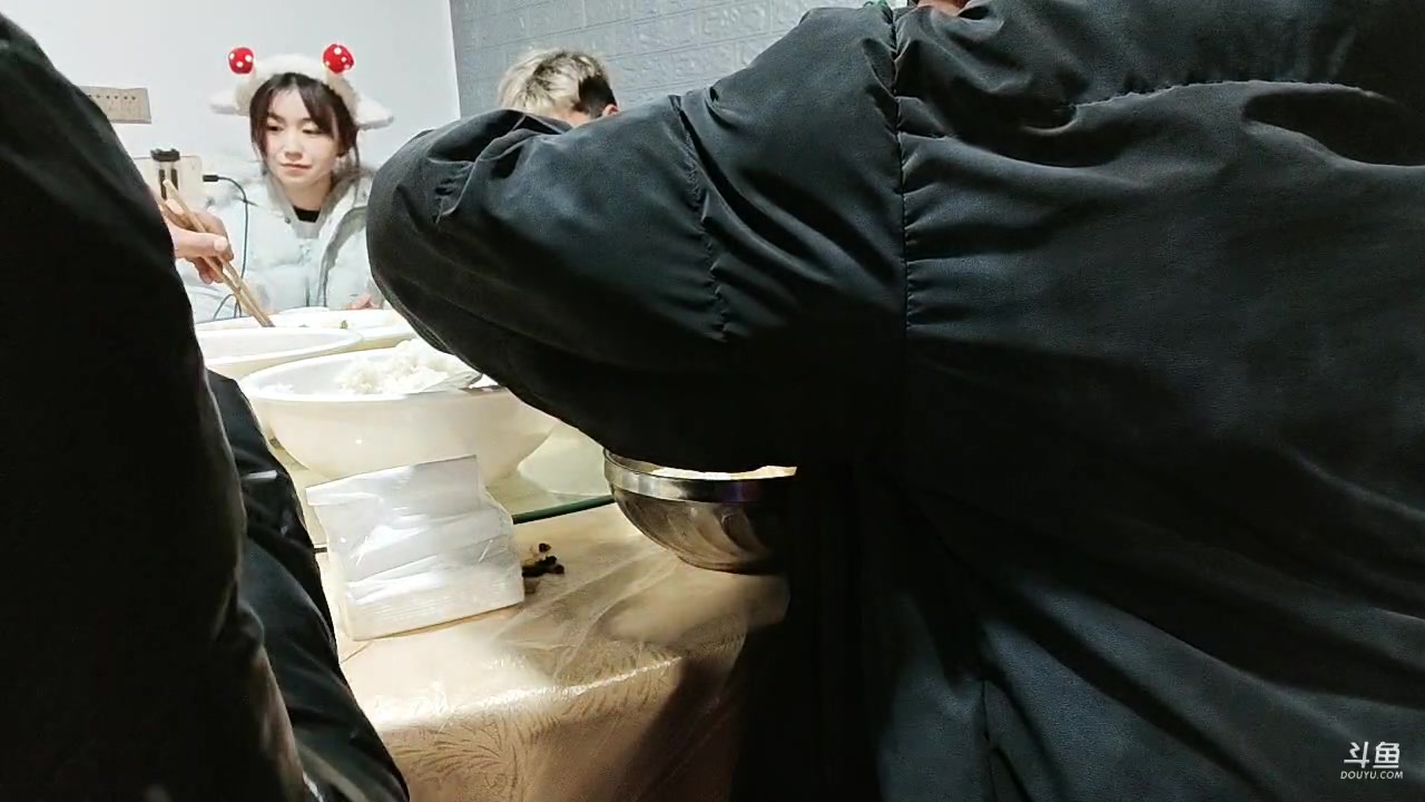 【2025-02-23 完整版】弹头很暴躁zshhh：2025冲冲冲~6635385