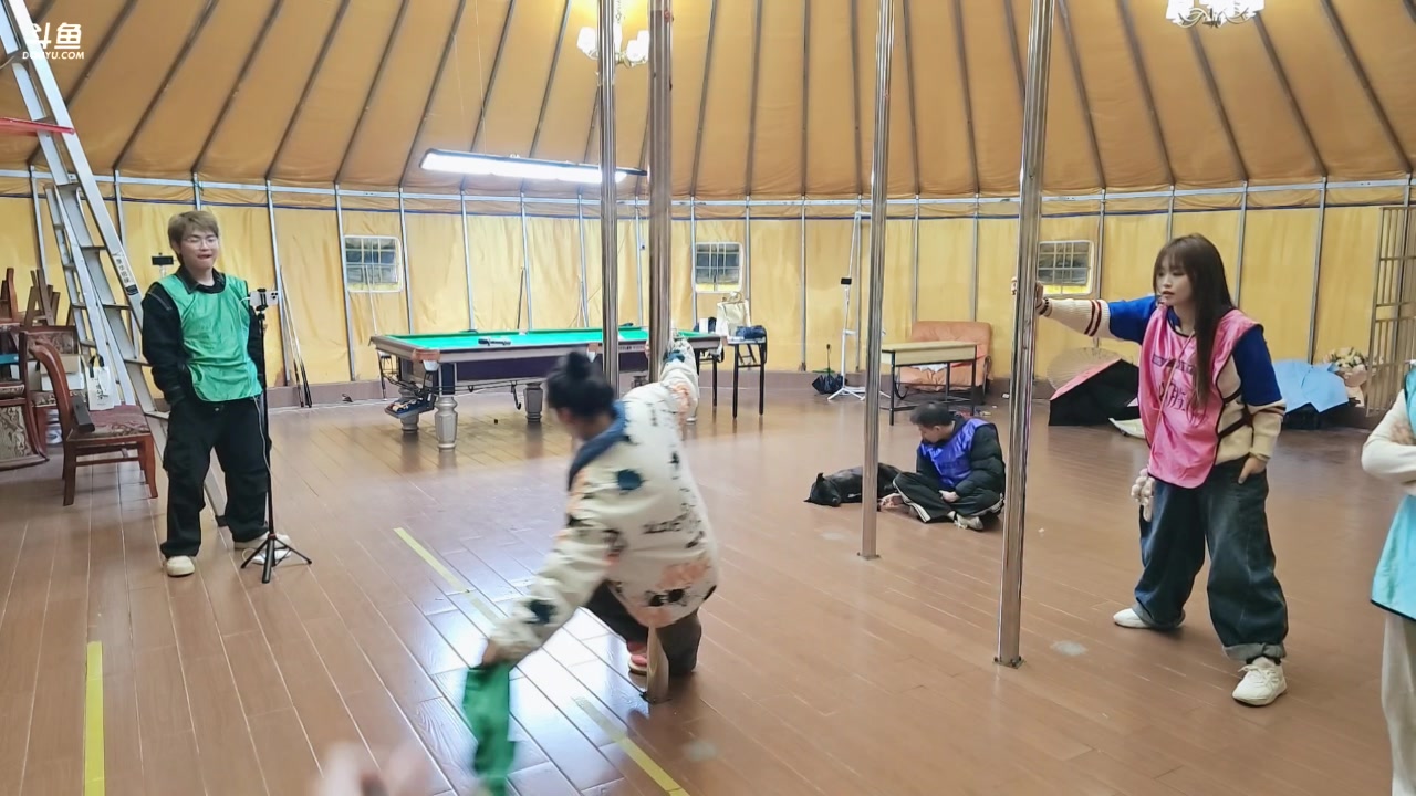 【2025-03-05 14点场】757户外：【非常互娱】757女团S5 Day10~