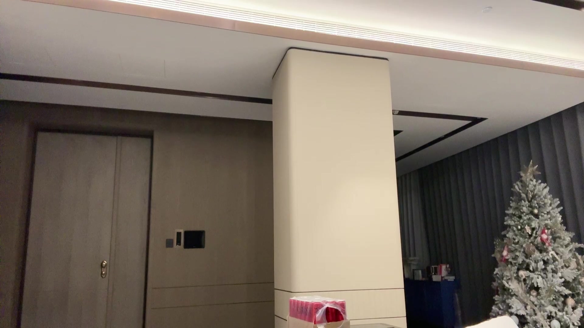 【2025-03-17 00点场】imxiaoxin：【✘-✘】跟刘哥户内卖画