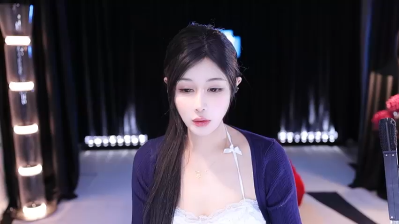 【2025-03-29 20点场】艺瑟妃：我跳舞不如小美佳好看