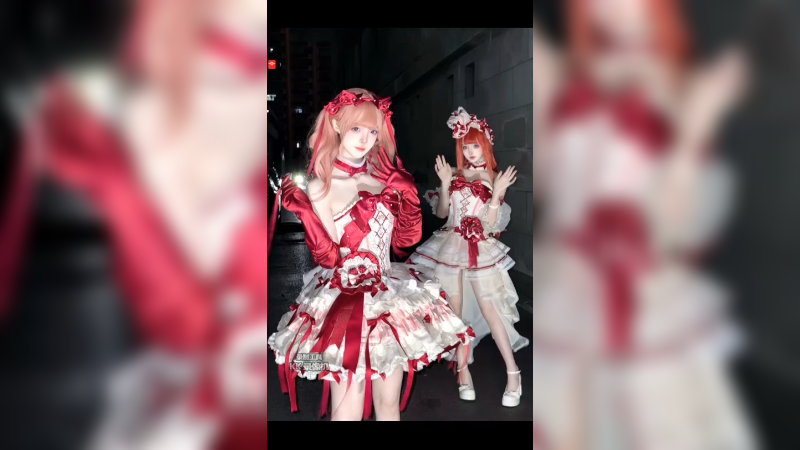 好看的洛丽塔红色礼服和粉色礼服穿上像公主一样美丽高贵的公主殿下