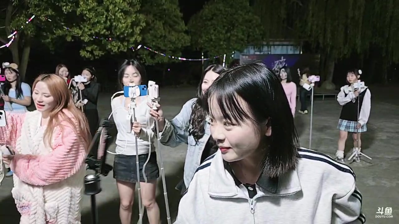 【2025-04-08 23点场】叶子户外：12580团播第二季 破茧day6