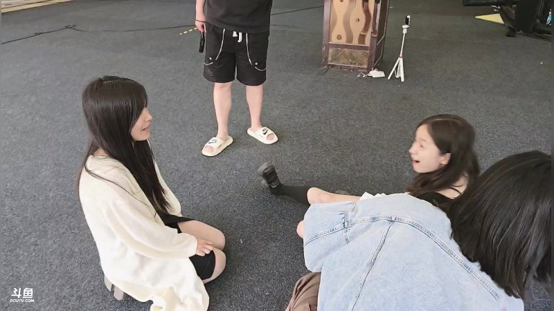 【2025-04-15 17点场】叶子户外：12580团播第二季 破茧day11