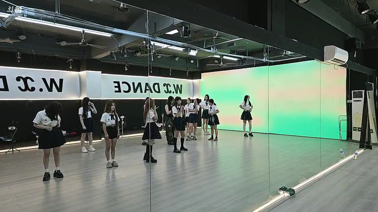 【2025-04-24 16点场】叶子户外：12580团播第二季 破茧day24