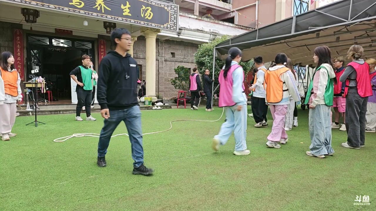 【2025-04-26 14点场】757户外：【非常互娱】757女团S5 Day63~