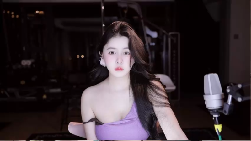 【2025-05-02 21点场】小酒窝翁馨：残云天边过，袅袅催人老
