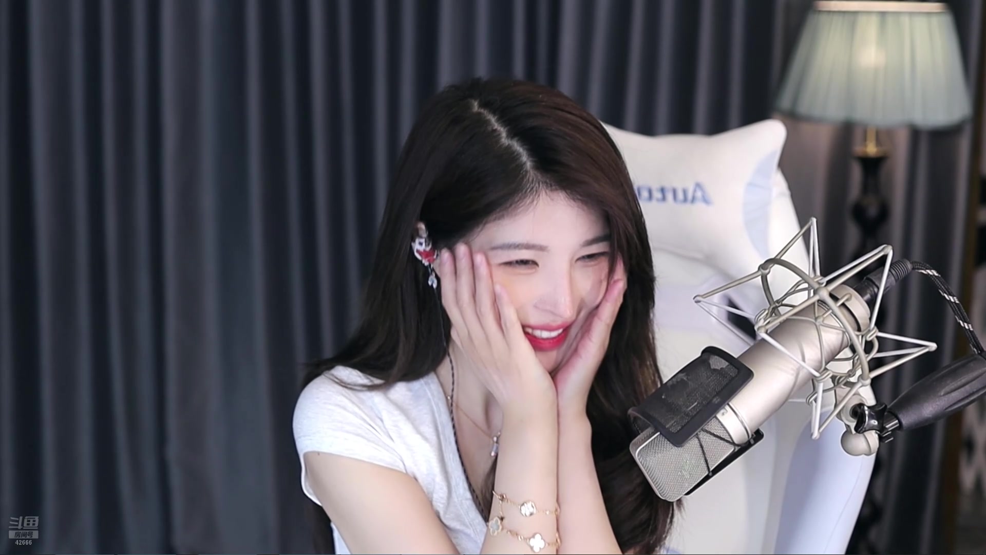 【2025-5-4 22点场】苏恩Olivia:苏恩: 晚上好呀！！