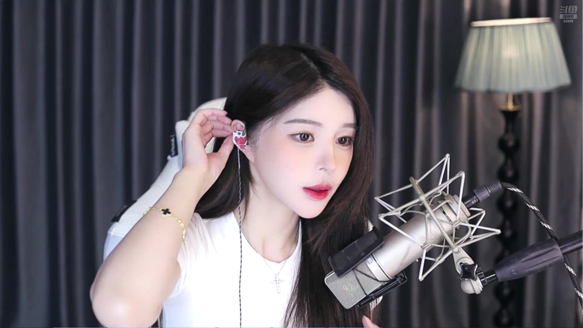 【2025-05-12 20点场】苏恩Olivia：苏恩: 晚上好呀！！