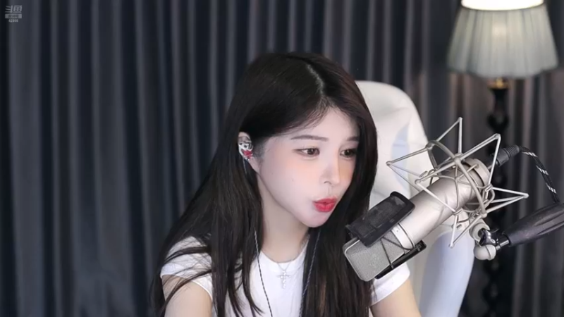 【2025-05-12 22点场】苏恩Olivia：苏恩: 晚上好呀！！