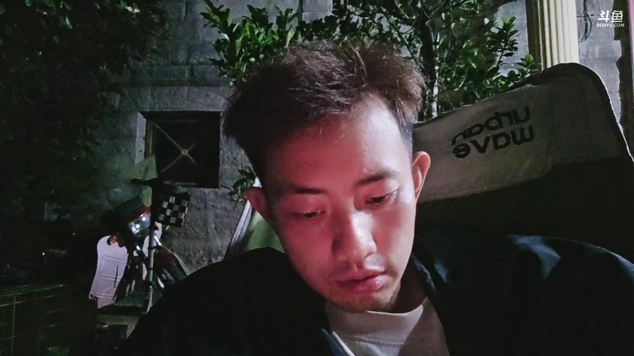 【2025-05-12 22点场】弹头很暴躁zshhh：非常757女团：努力上进