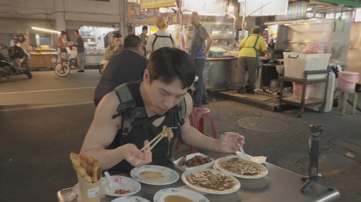 奶奶吓了一跳，韩国人都吃那么多嘛
