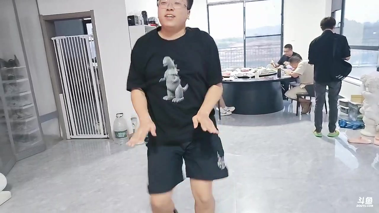 【2025-05-18 18点场】小鱼小鱼吃虾米：蜜雪小团S4 day3 2158798