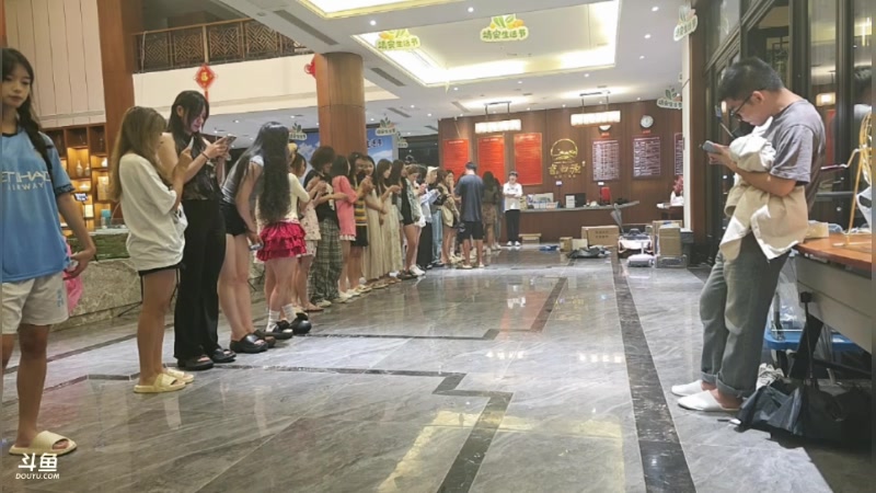 【2025-05-22 23点场】火力堂主：在大舅哥直播间！蛙超足球！