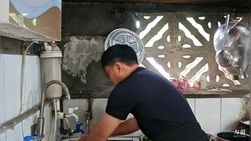 【2025-05-28 09点场】逐梦兄弟：老家的日常 5025477