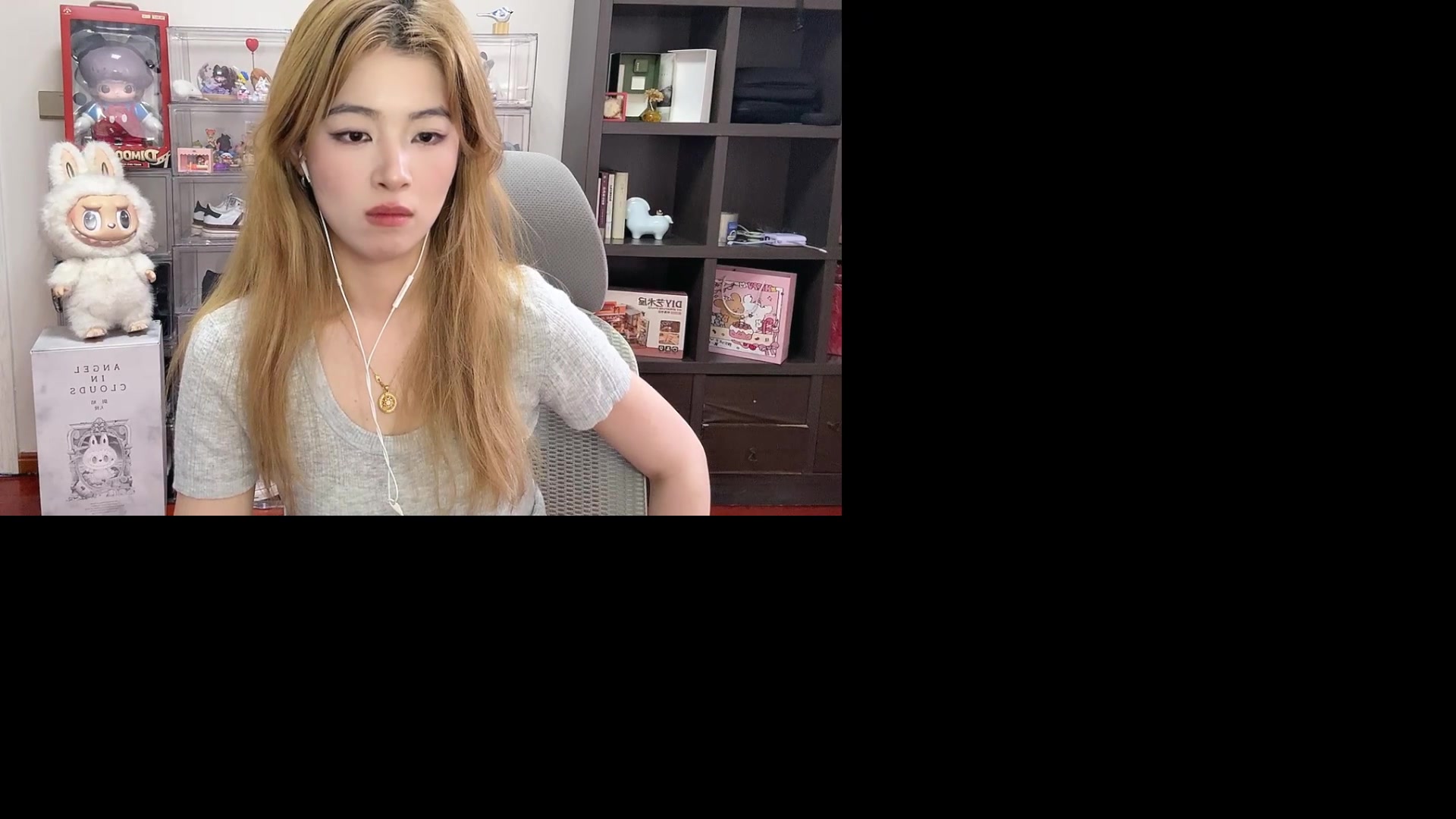 【2025-06-10 01点场】馨儿MIRANDA：网页黑屏切高清