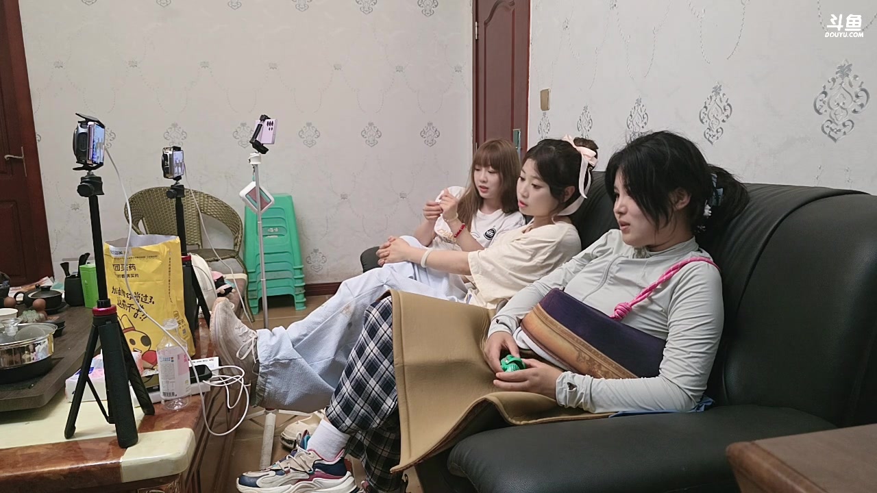 【2025-06-22 01点场】757户外：【非常互娱】757女团S5 Day118
