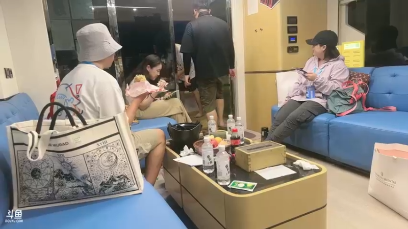 【2025-06-22 19点场】菜到极致小兰摧：gogogo 三亚 day1~
