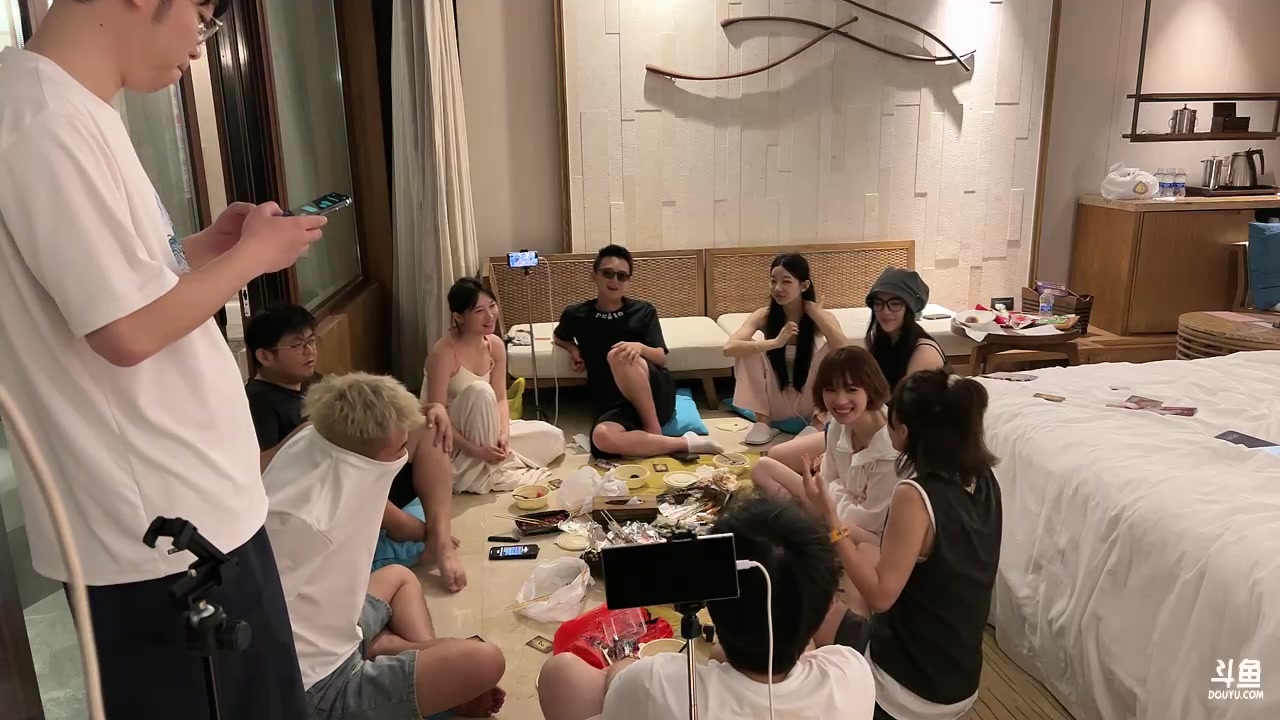 【2025-06-25 01点场】Dy花老湿：三亚第三天，空中餐厅