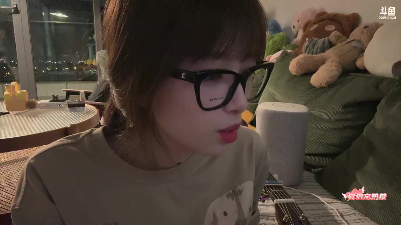 【2025-07-02 02点场】小溫dududu：【小温】弹唱一下~