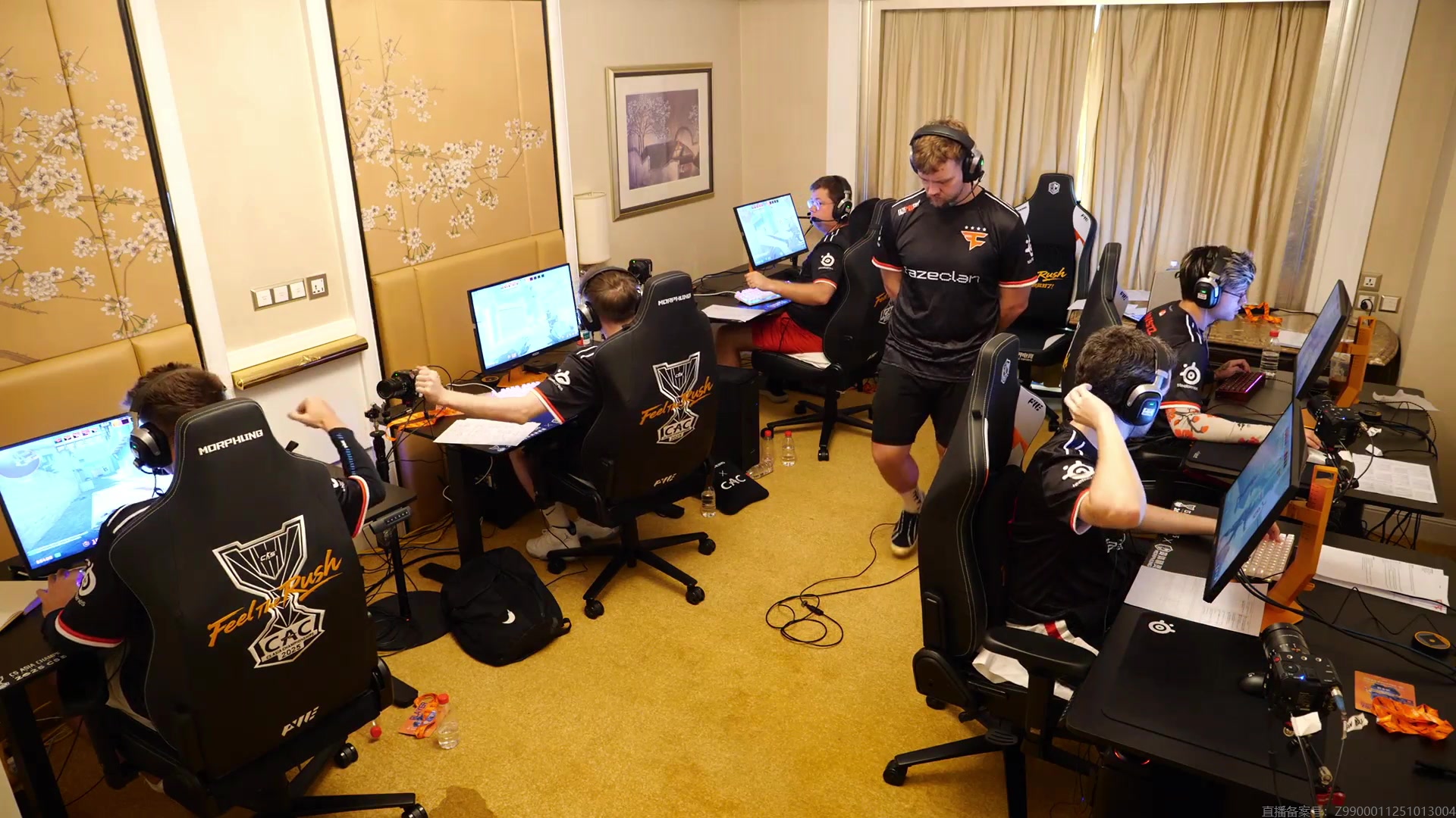 【2025-10-15 12点场】完美世界电竞频道：CAC2025 FaZe vs B8