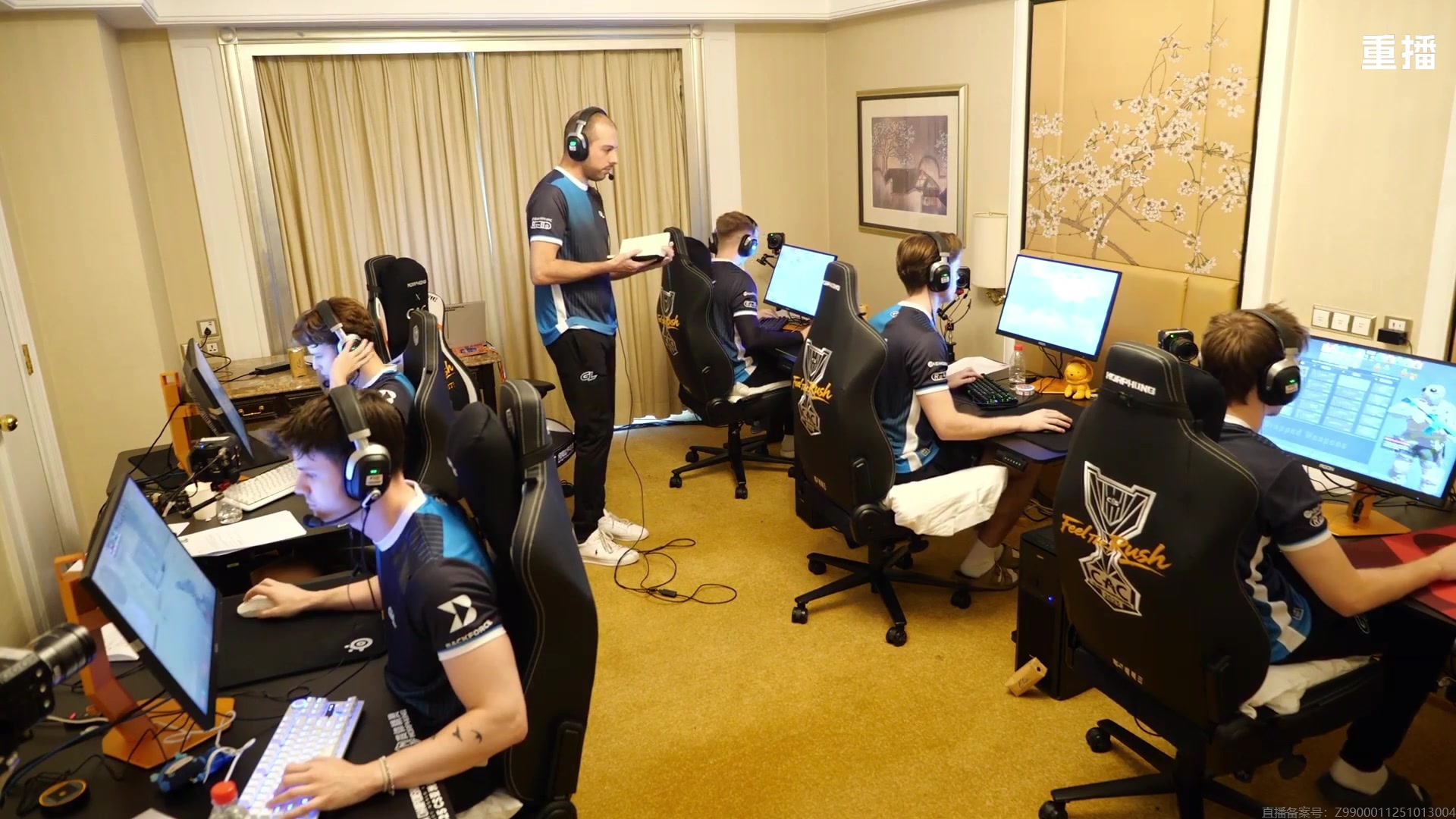 【2025-10-15 01点场】完美世界电竞频道：【重播】CAC2025主舞台