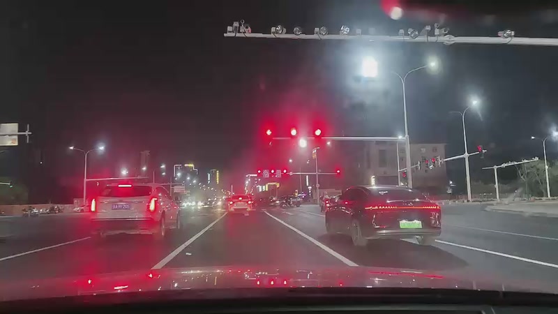 【2025-10-24 21点场】主播阿郎：南昌街头挑战